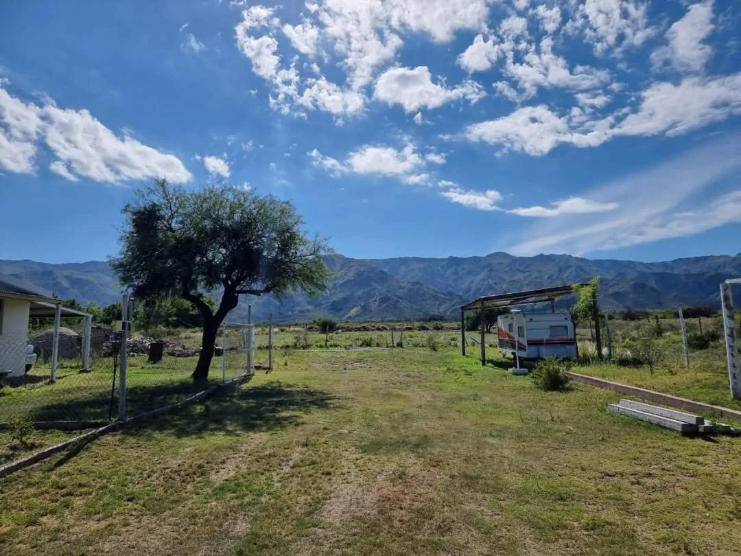 Complejo de Cabañas + Local Comercial + Casa