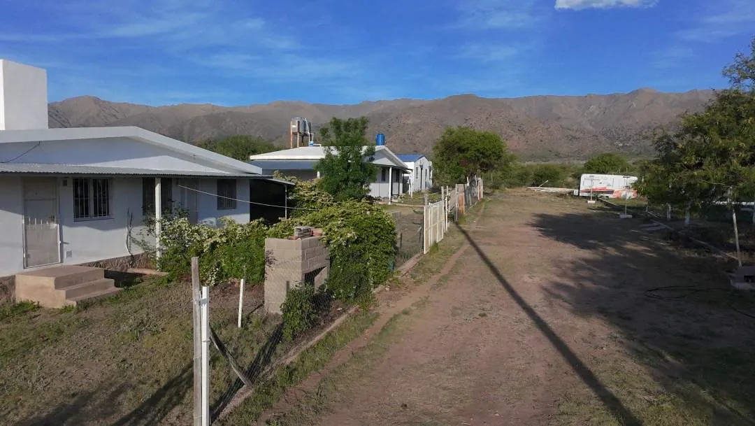 Complejo de Cabañas + Local Comercial + Casa