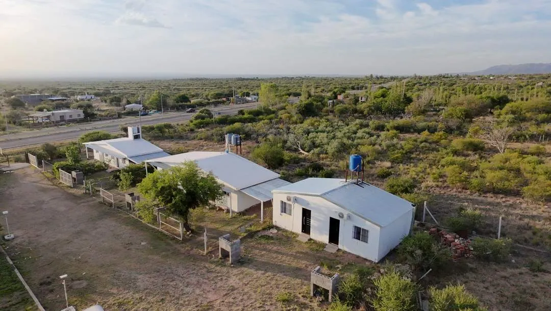 Complejo de Cabañas + Local Comercial + Casa
