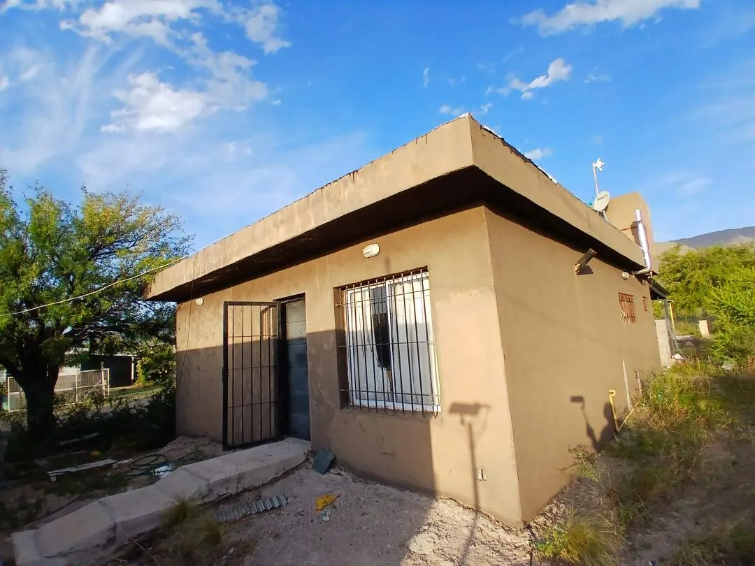 Complejo de Cabañas + Local Comercial + Casa