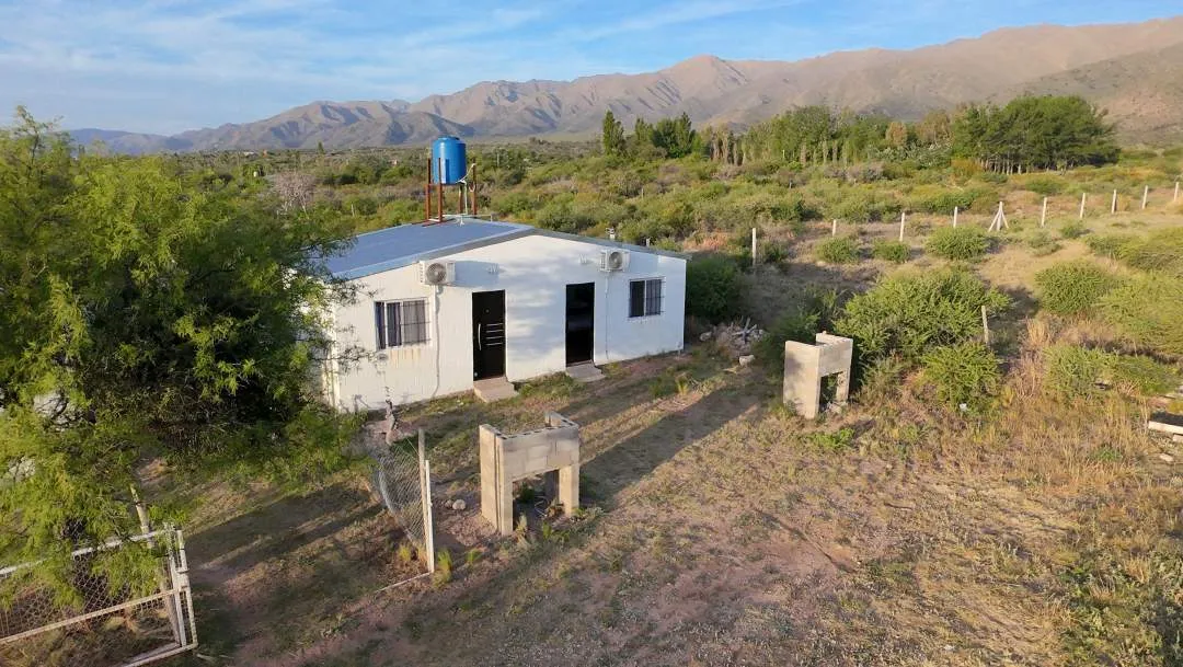Complejo de Cabañas + Local Comercial + Casa