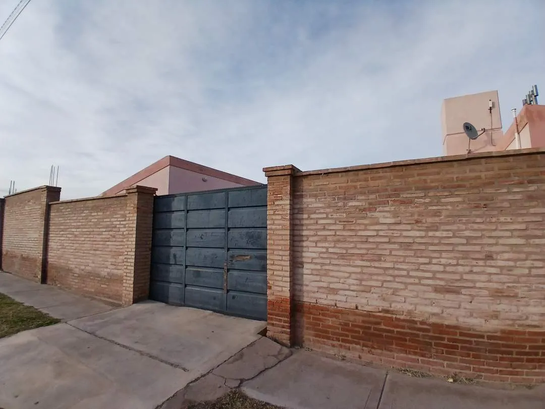 Casa + Local Comercial. B° Viviendas Productivas