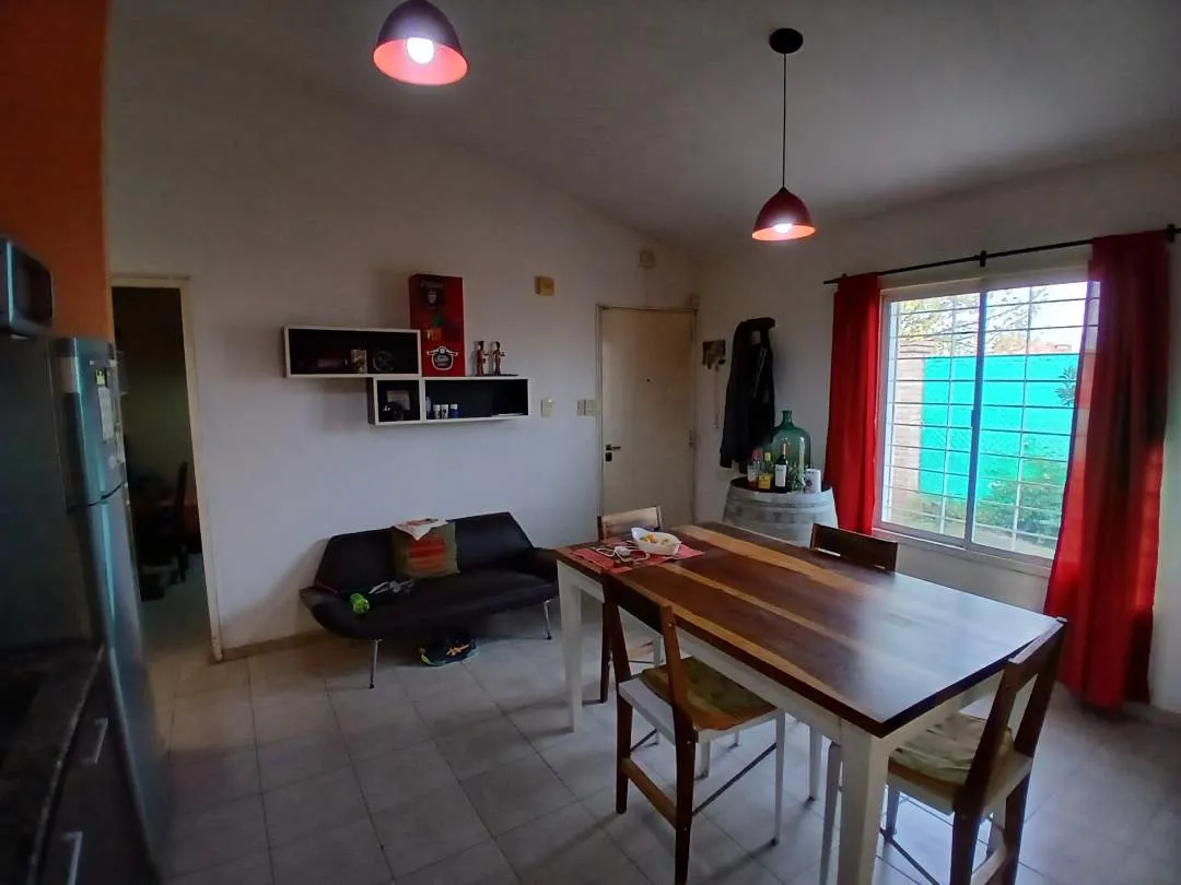 Casa + Local Comercial. B° Viviendas Productivas