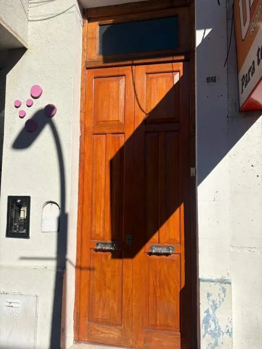 Alquiler. Departamento dos dormitorios. Peatonal Rivadavia y Paseo del Padre.