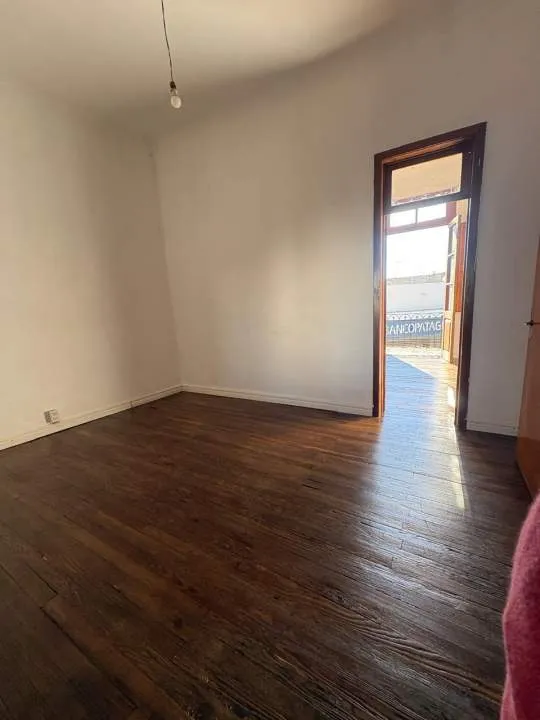 Alquiler. Departamento dos dormitorios. Peatonal Rivadavia y Paseo del Padre.