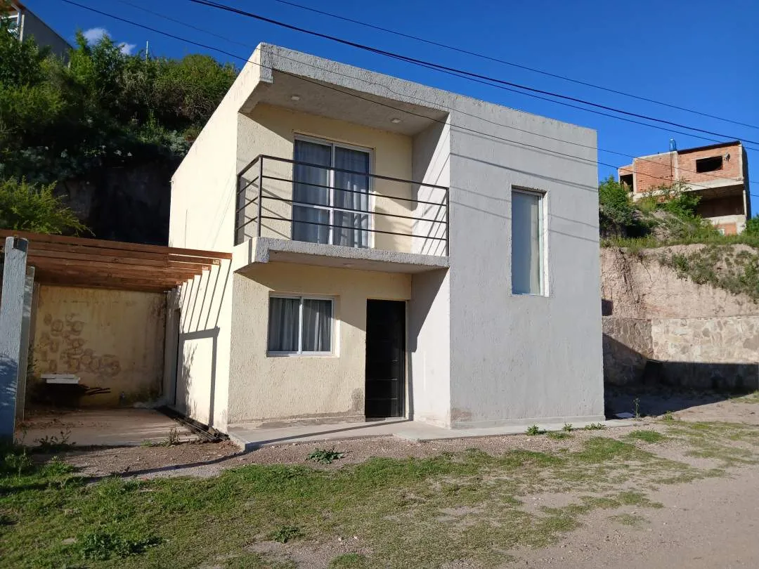 Casa. 3 dormitorios. Potrero de los Funes - APTA CREDITO