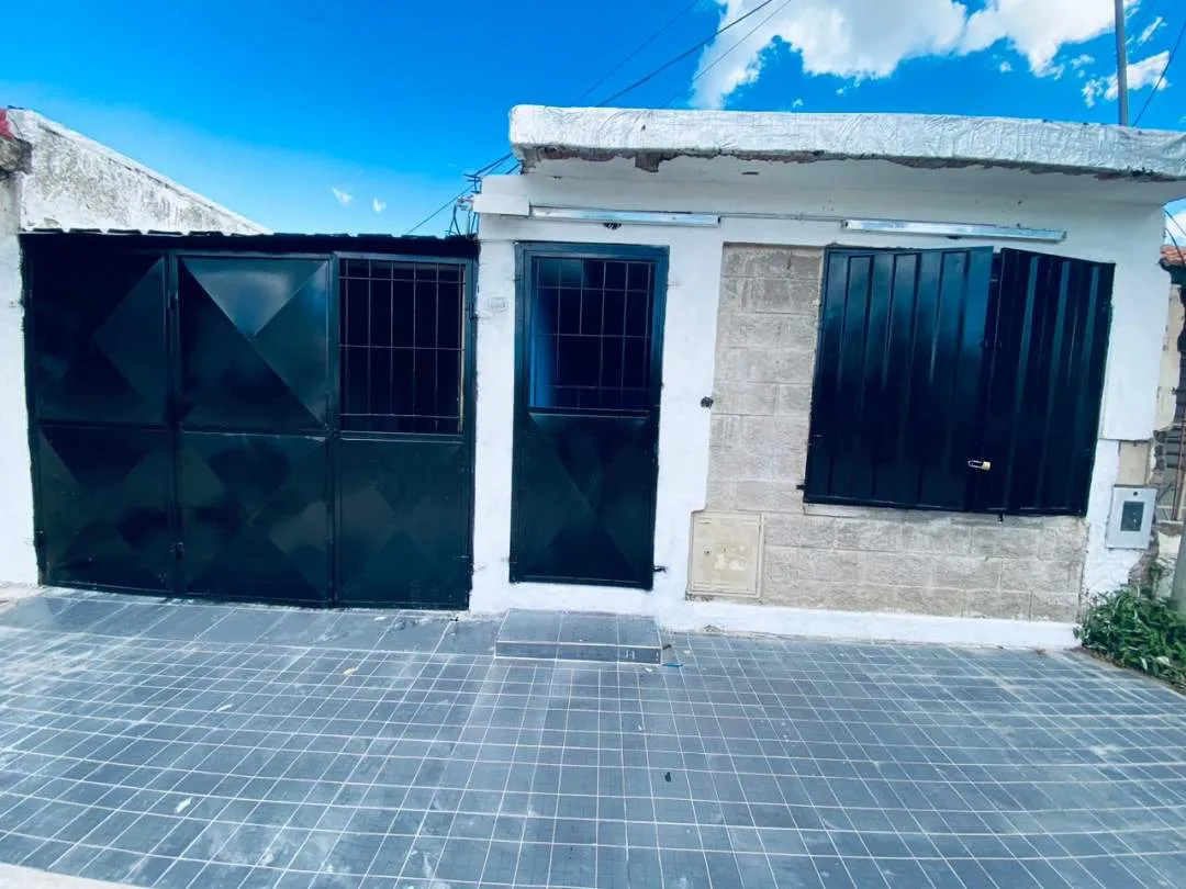 Alquiler de casa en La Merced "A metros de Av. Lafinur"