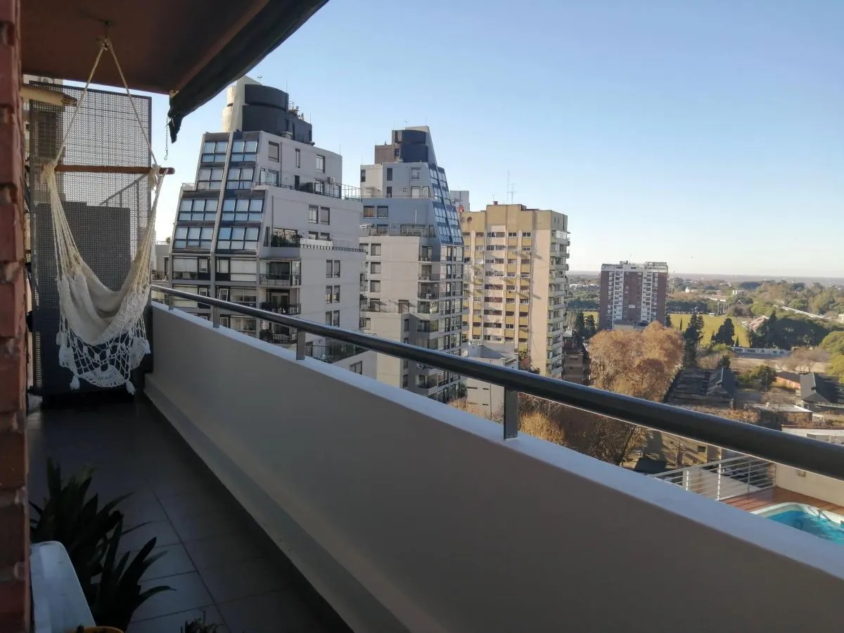 Con Vista Al Campo De Polo Y Al Rio Con Balcon
