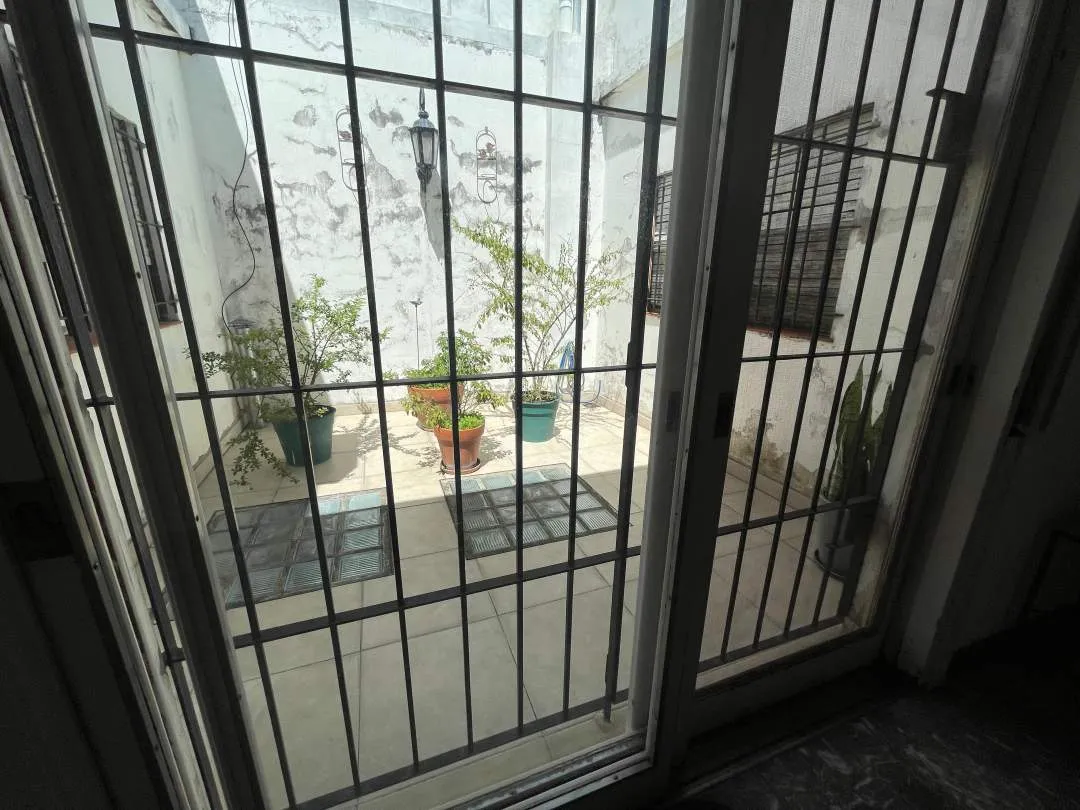Galpon /depósito con 2 Departamentos en Block-Venta-Martín Coronado