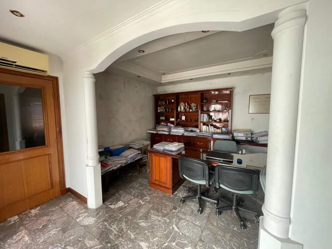Galpon /depósito con 2 Departamentos en Block-Venta-Martín Coronado