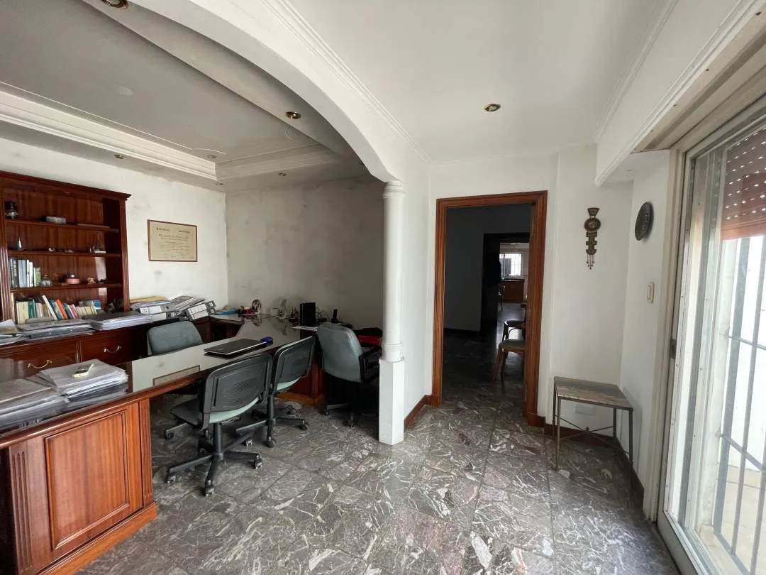 Galpon /depósito con 2 Departamentos en Block-Venta-Martín Coronado