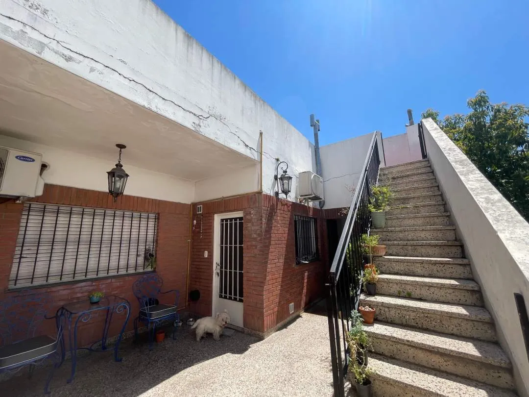Galpon /depósito con 2 Departamentos en Block-Venta-Martín Coronado