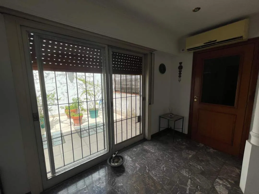 Galpon /depósito con 2 Departamentos en Block-Venta-Martín Coronado
