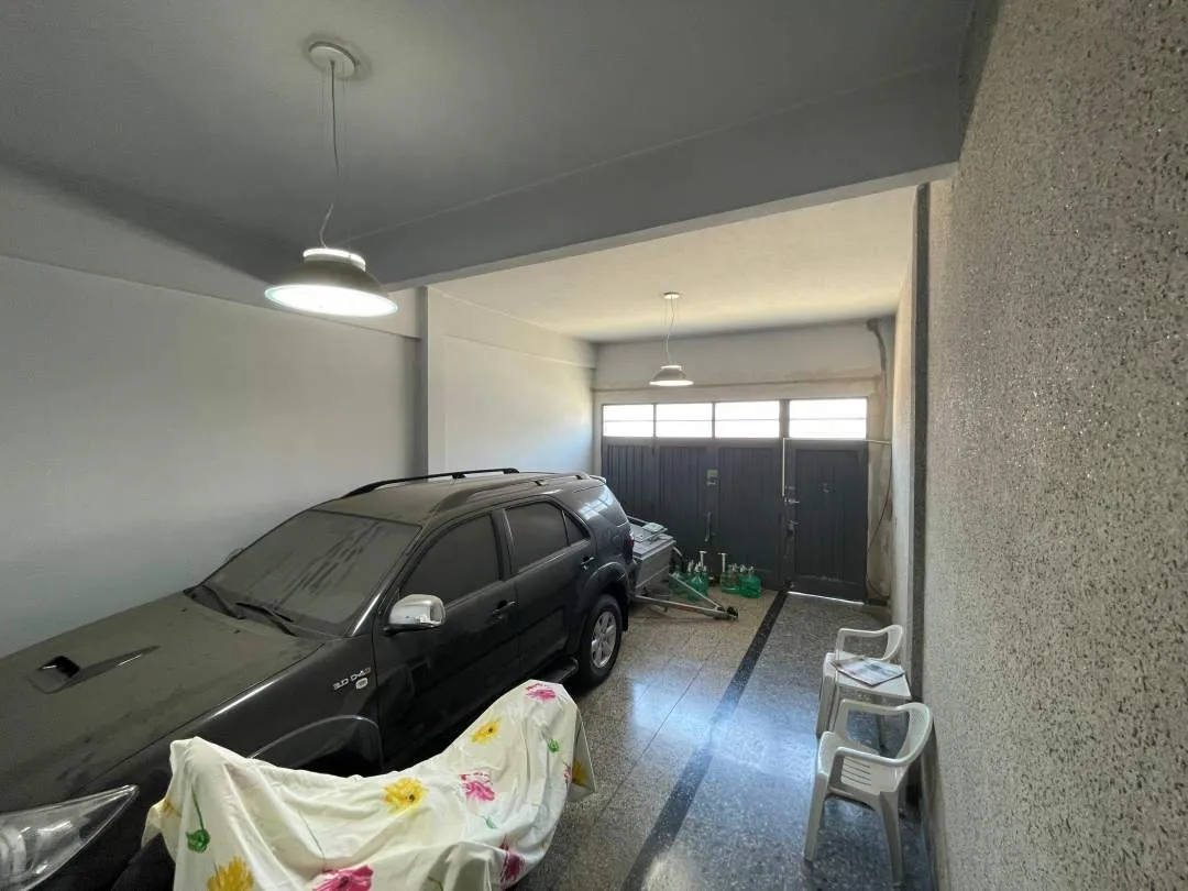 Galpon /depósito con 2 Departamentos en Block-Venta-Martín Coronado