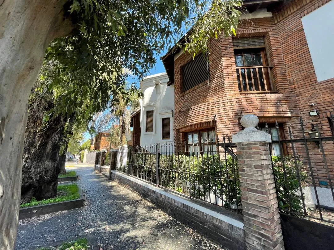 Espectacular Casa 6 ambientes Ciudad Jardin