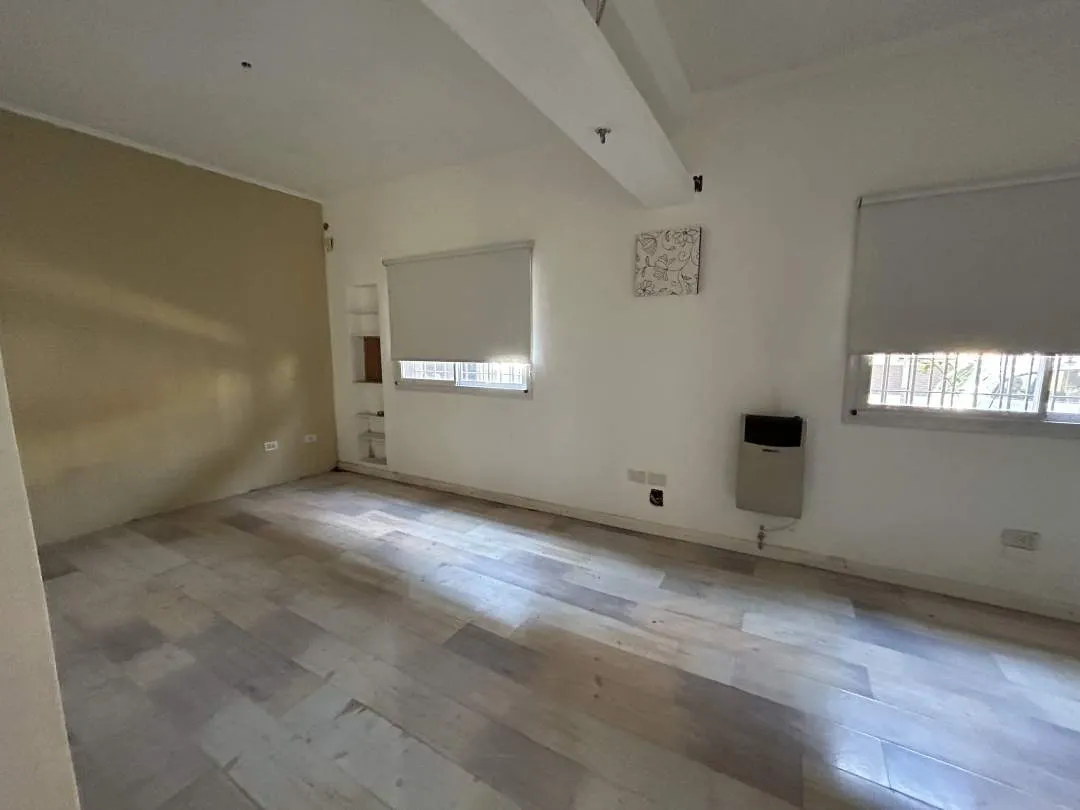 Hermosa propiedad de 5 ambientes en Caseros