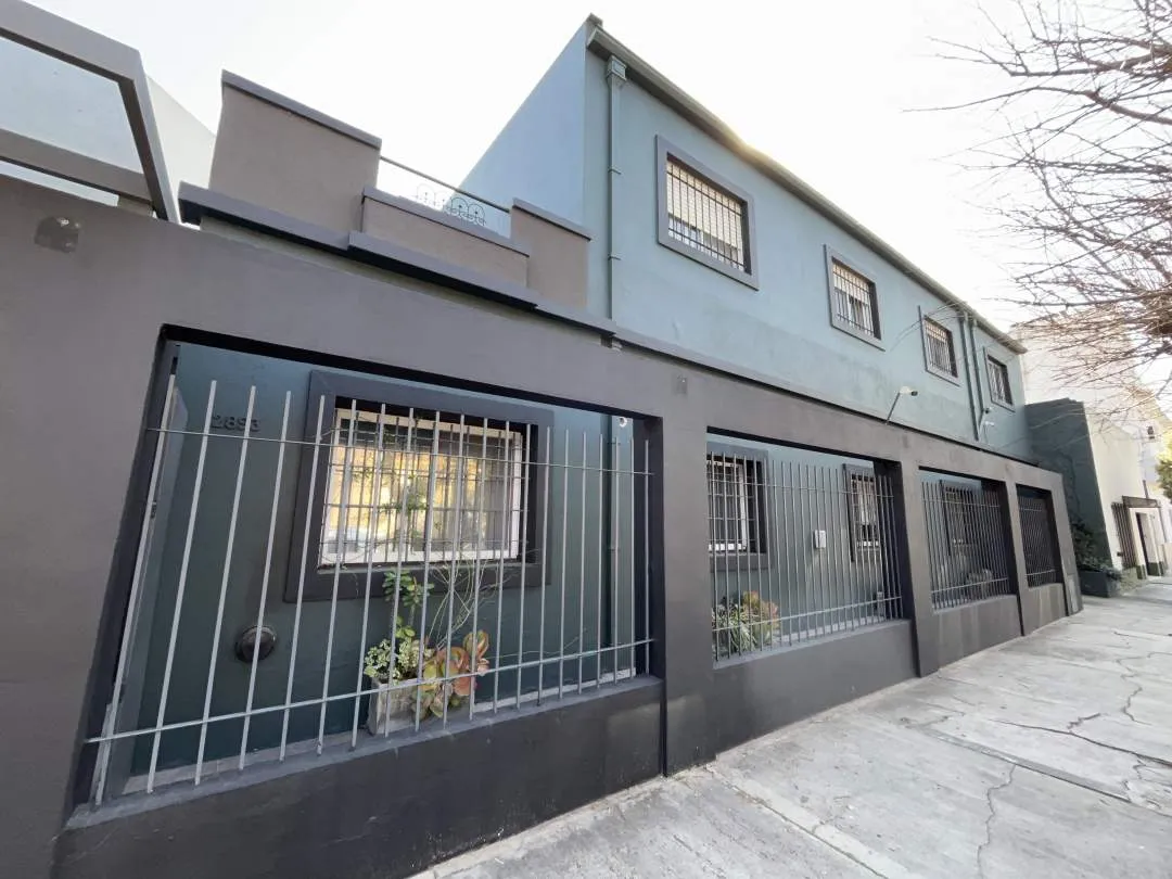 Hermosa propiedad de 5 ambientes en Caseros