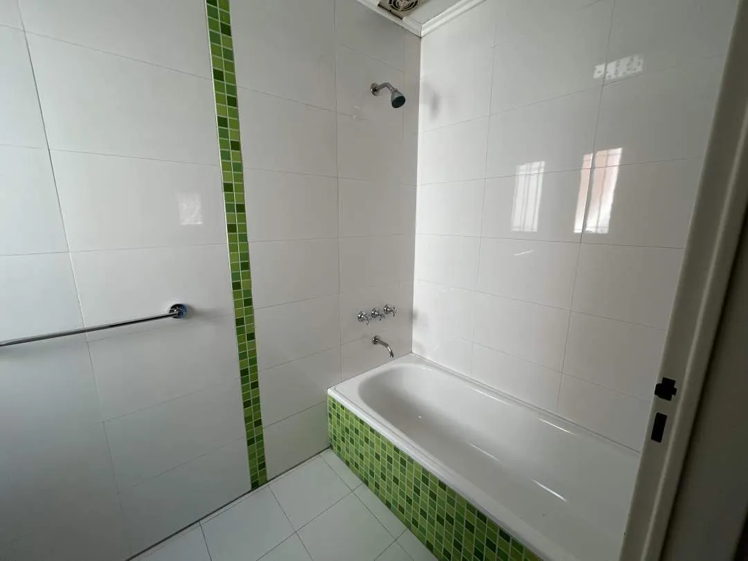 Hermosa propiedad de 5 ambientes en Caseros