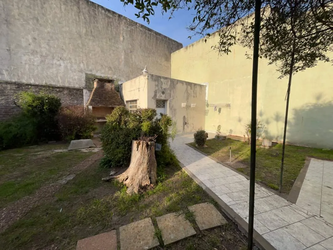 Casa con gran lote en Venta - Martin Coronado