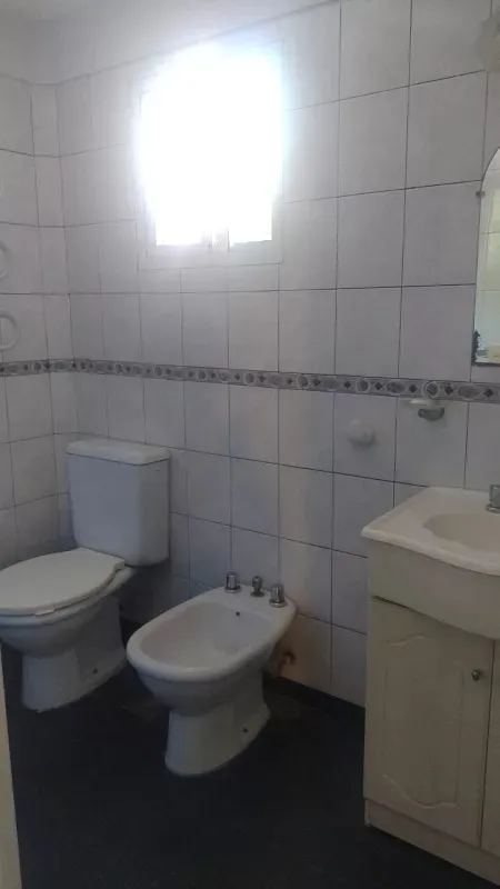 Amplio Monoambiente Con Balcón A Metros De Parque Sarmiento