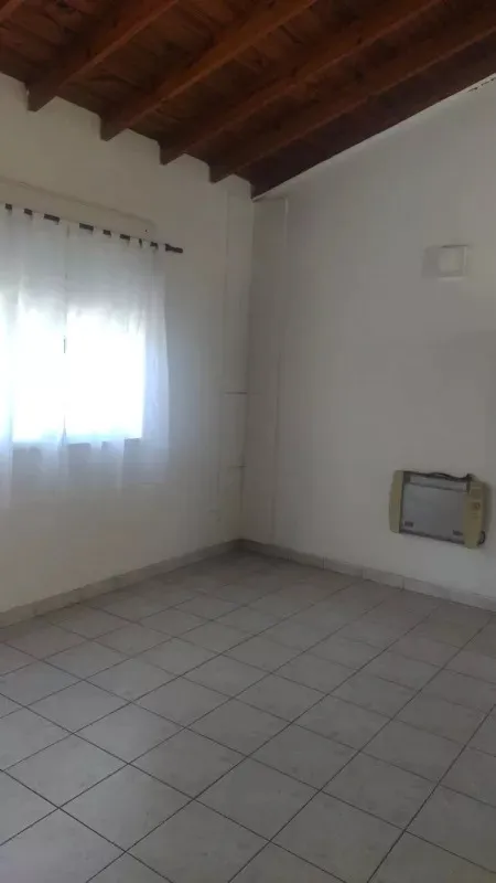 Amplio Monoambiente Con Balcón A Metros De Parque Sarmiento