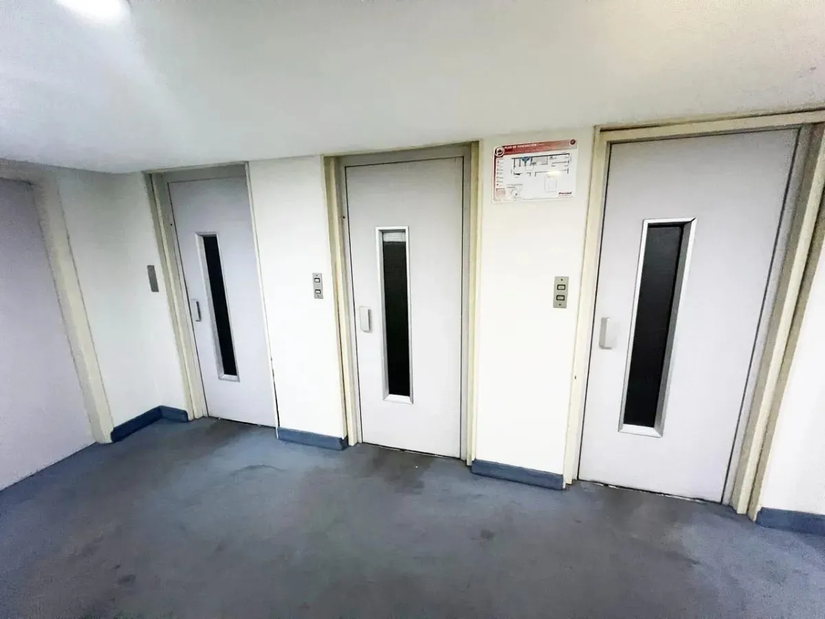 Excelente Semipiso De Oficinas Con Seguridad