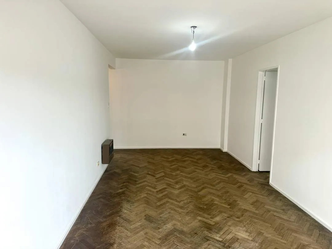 Departamento de 3 Ambientes con Balcón al Frente en Venta en Villa Devoto