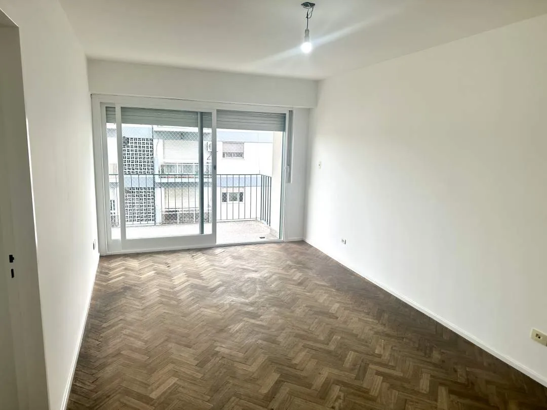 Departamento de 3 Ambientes con Balcón al Frente en Venta en Villa Devoto
