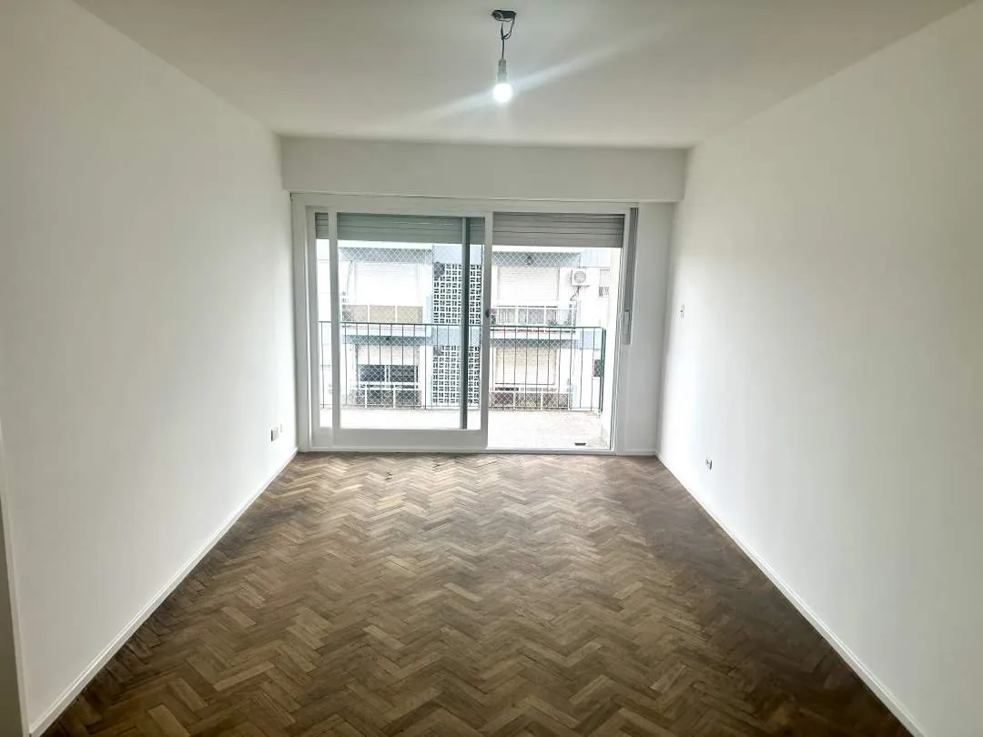 Departamento de 3 Ambientes con Balcón al Frente en Venta en Villa Devoto