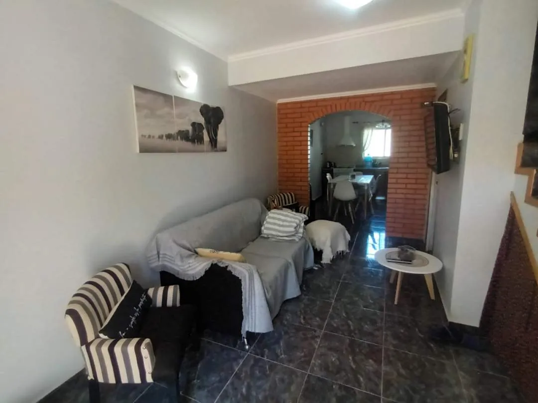 VENDE TRIPLEX EXCELENTE UBICACION - VENDIDO