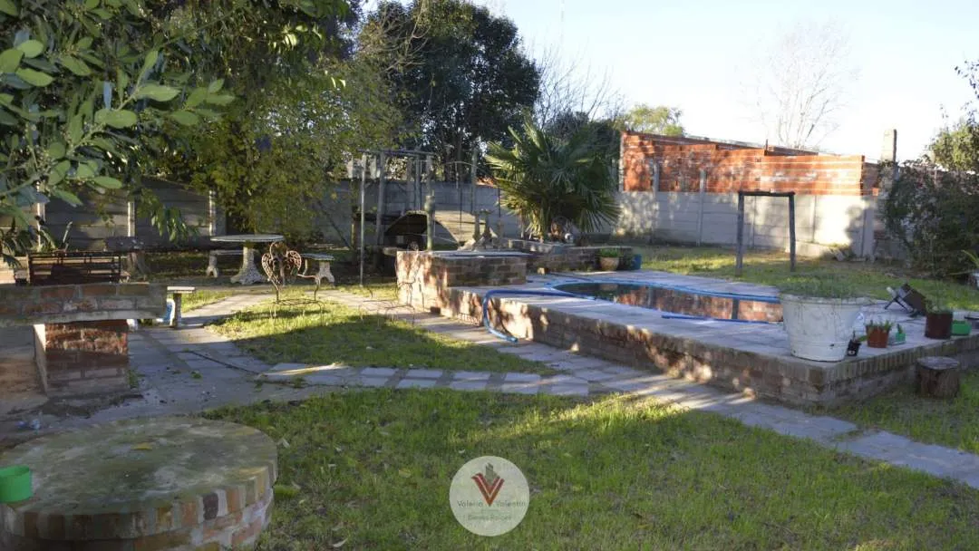 Venta Cancha de Paddle con  Residencial de 4 ambientes