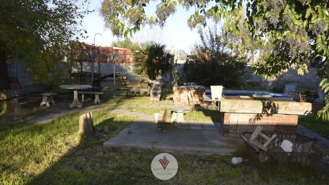 Venta Cancha de Paddle con  Residencial de 4 ambientes