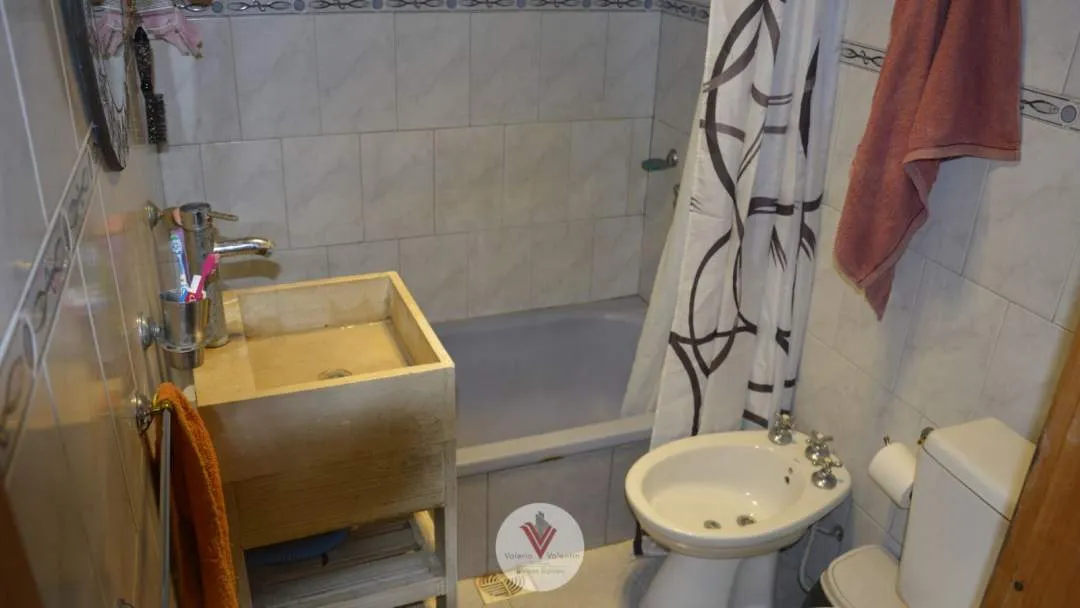 Venta Cancha de Paddle con  Residencial de 4 ambientes