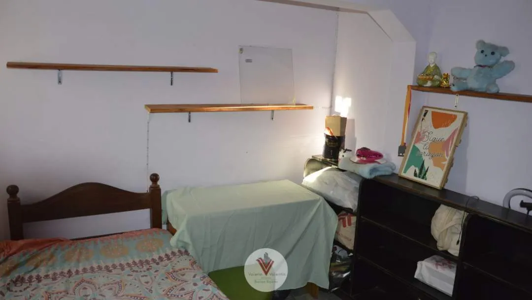 Venta Cancha de Paddle con  Residencial de 4 ambientes