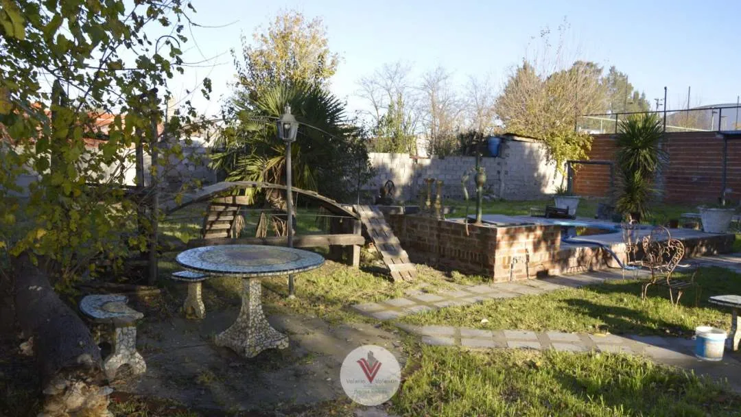 Venta Cancha de Paddle con  Residencial de 4 ambientes