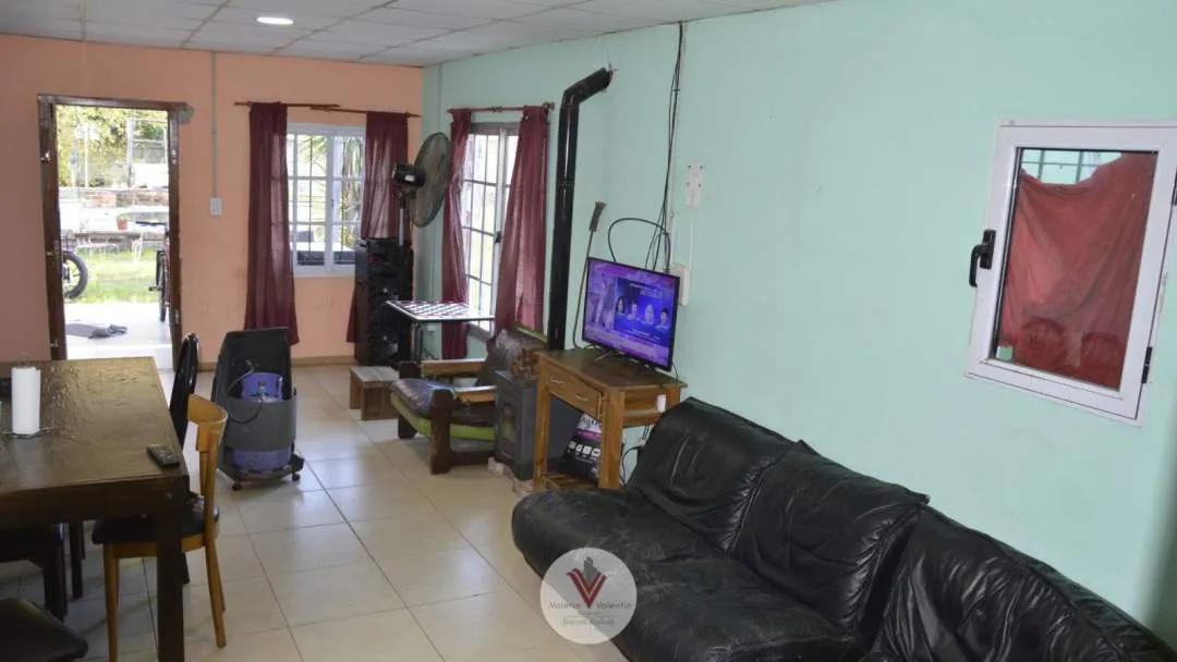 Venta Cancha de Paddle con  Residencial de 4 ambientes