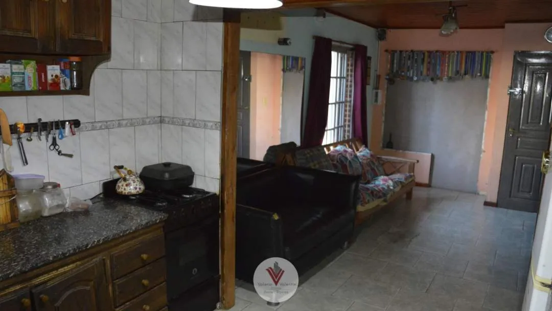 Venta Cancha de Paddle con  Residencial de 4 ambientes