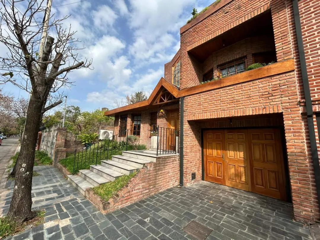 Hermosa casa 5 ambientes en Ciudad Jardin