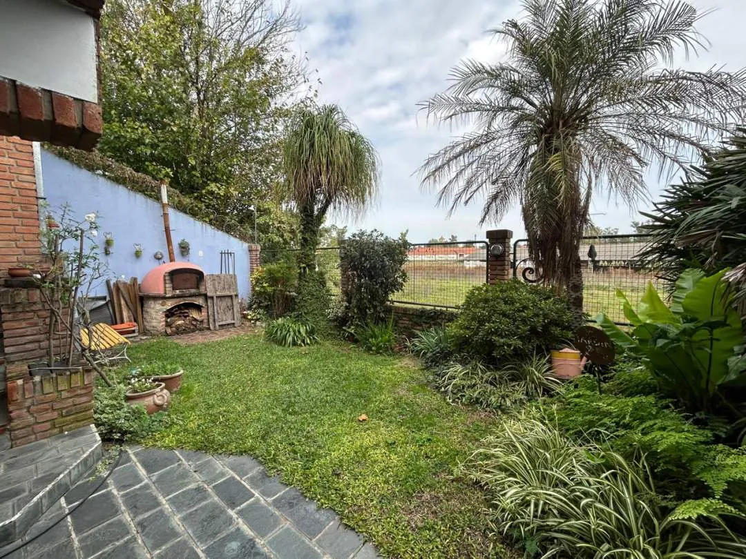 Hermosa casa 5 ambientes en Ciudad Jardin