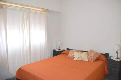 DEPARTAMENTO A METROS DEL CENTRO Y DEL MAR