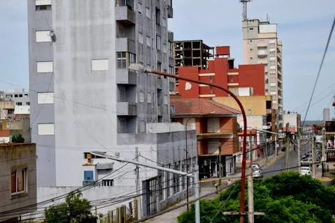 DEPARTAMENTO A METROS DEL CENTRO Y DEL MAR