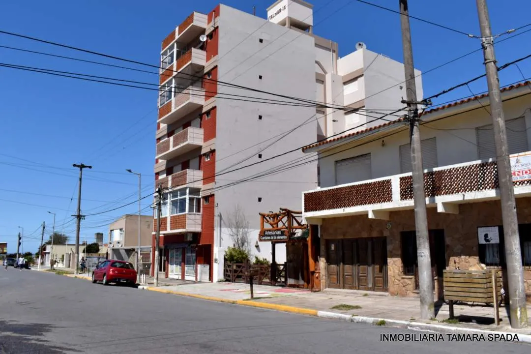 AMPLIO DUPLEX A METROS DEL MAR