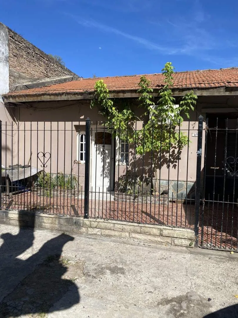 Casa en Venta, a la entrada del polideportivo de General Rodriguez