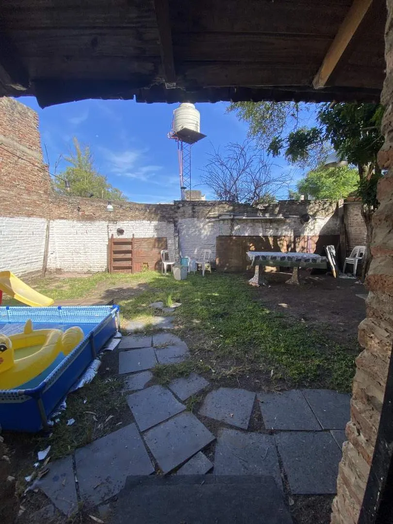 Casa en Venta, a la entrada del polideportivo de General Rodriguez