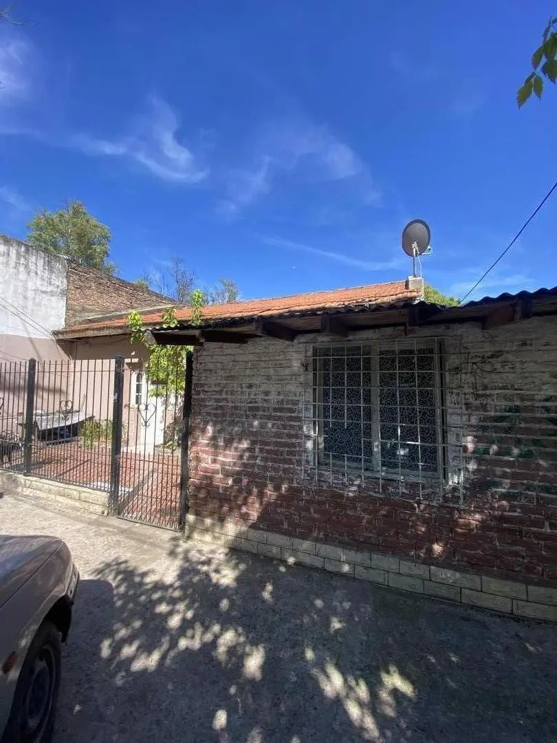 Casa en Venta, a la entrada del polideportivo de General Rodriguez