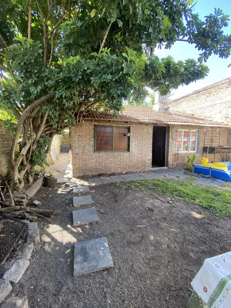 Casa en Venta, a la entrada del polideportivo de General Rodriguez