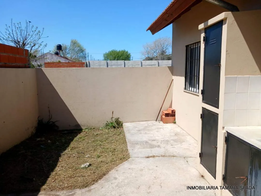 DUPLEX EN AVENIDA