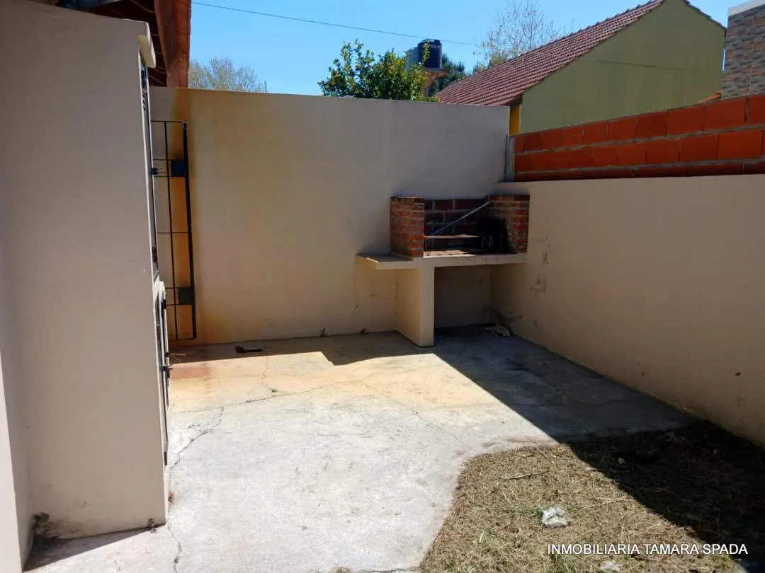 DUPLEX EN AVENIDA