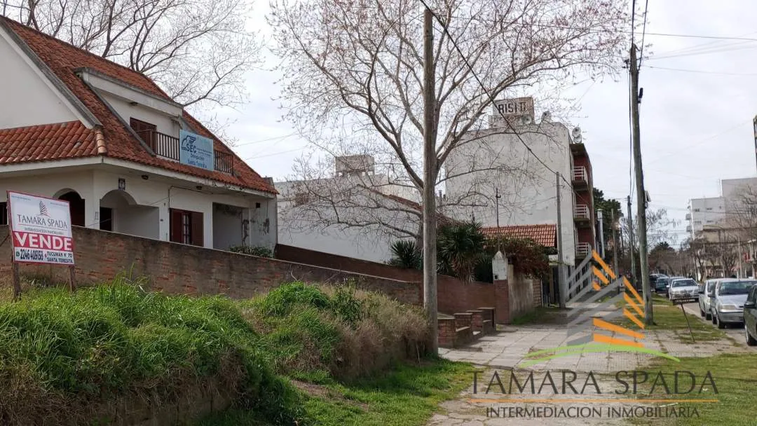 37 ENTRE 4 Y 5 SANTA TERESITA