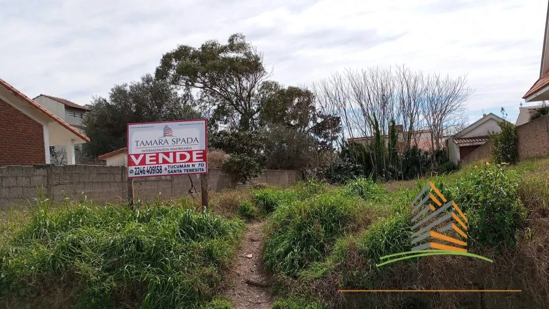 37 ENTRE 4 Y 5 SANTA TERESITA